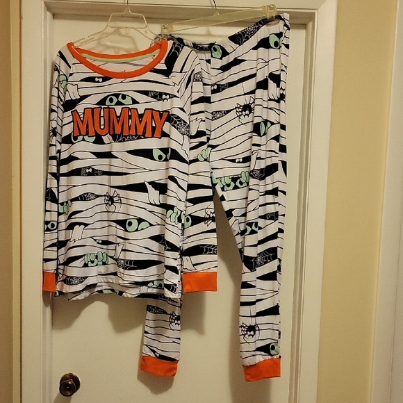 NWT: Halloween MUMMY Glow In The Dark Pajamas - Picture 1 of 10